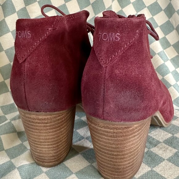 TOMS Size 9.5W  Lunata Red Suede Block Lace-Up Ankle Booties (More like a 10M) - Picture 3 of 7